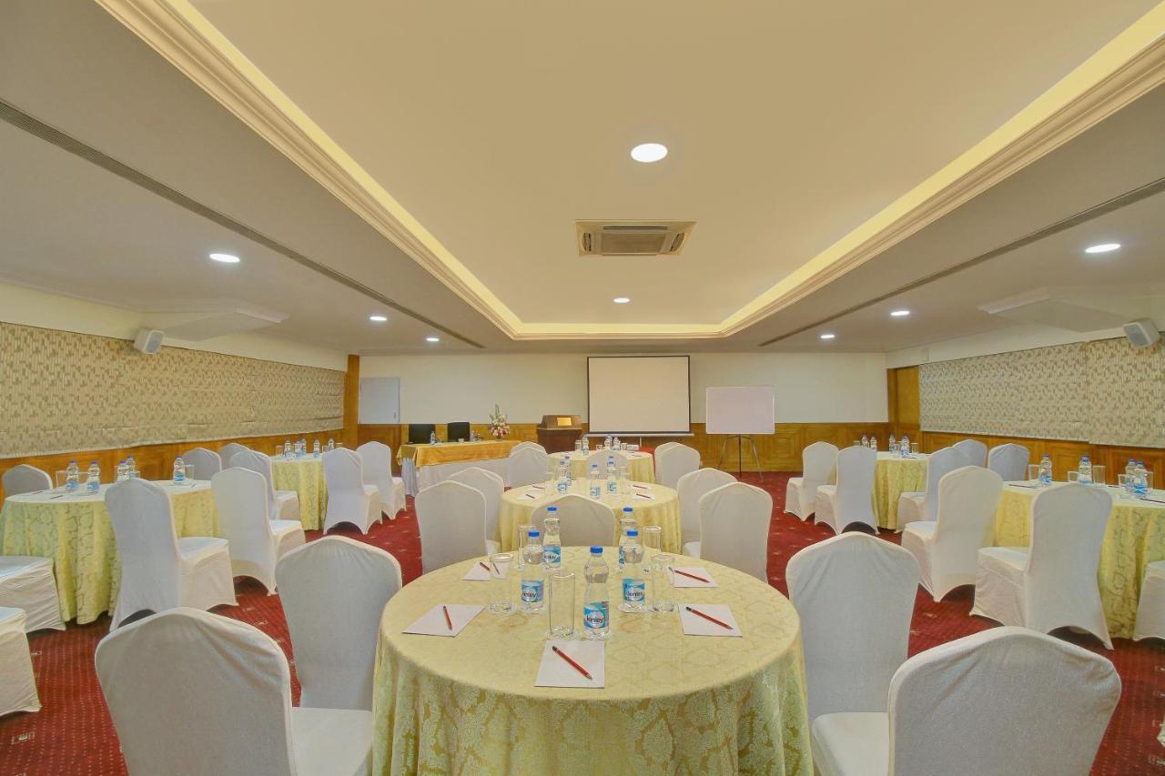 Monarch Luxur - Infantry Road Hotel Bengaluru Kültér fotó