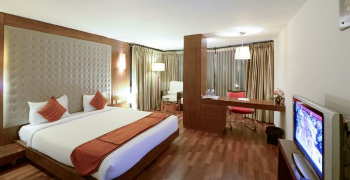 Monarch Luxur - Infantry Road Hotel Bengaluru Kültér fotó