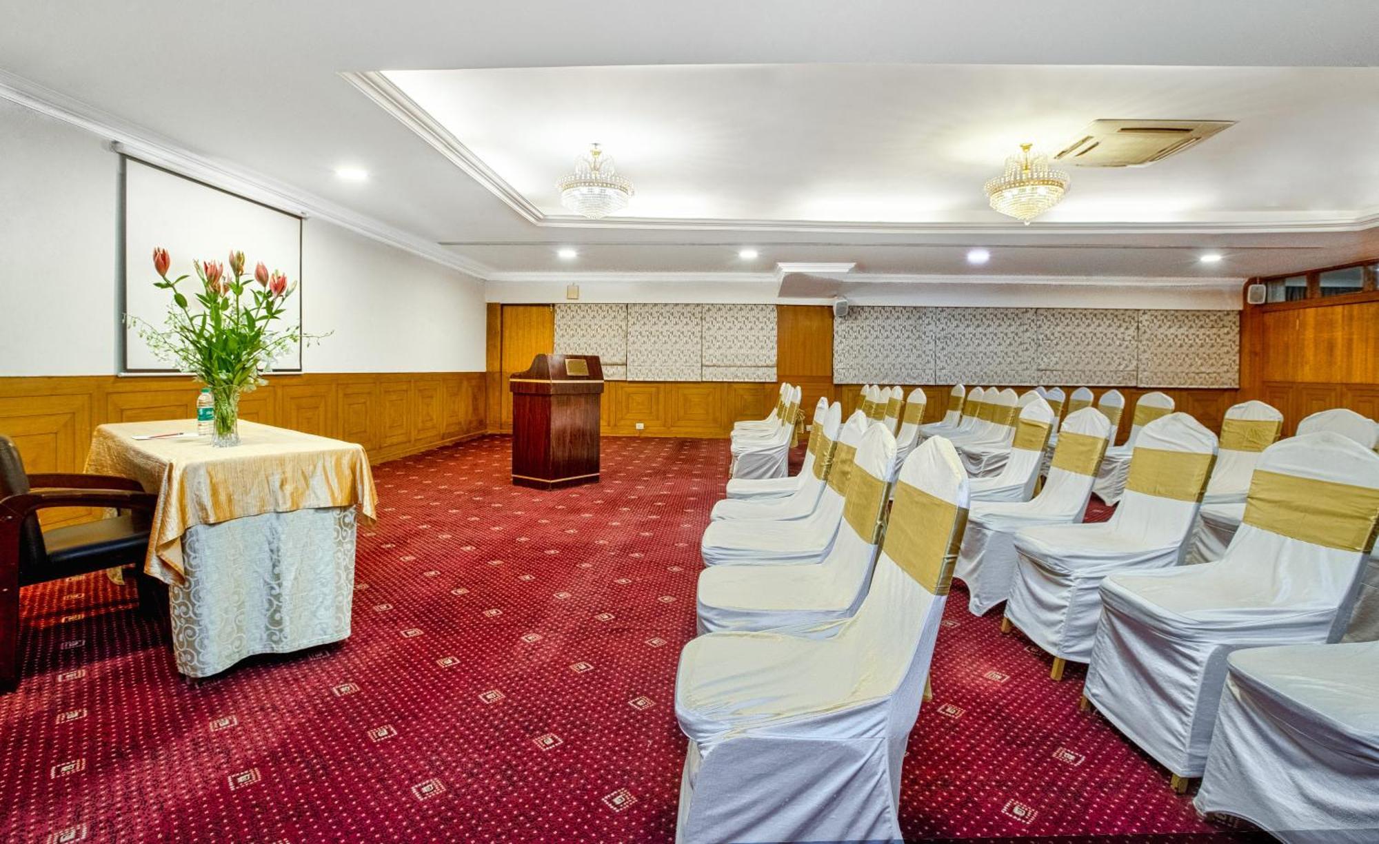 Monarch Luxur - Infantry Road Hotel Bengaluru Kültér fotó
