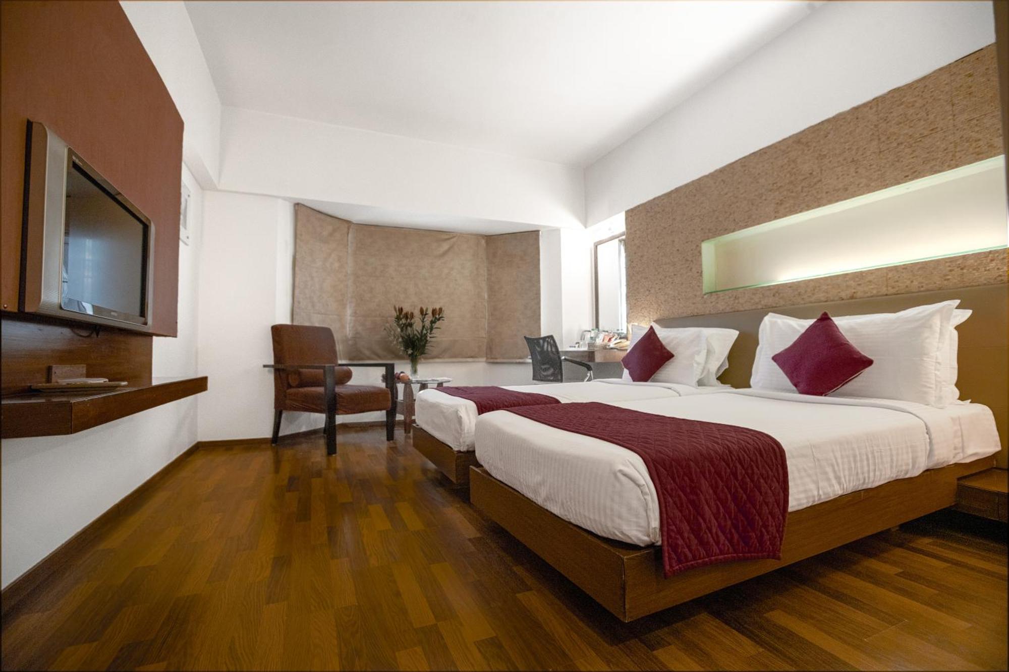 Monarch Luxur - Infantry Road Hotel Bengaluru Kültér fotó