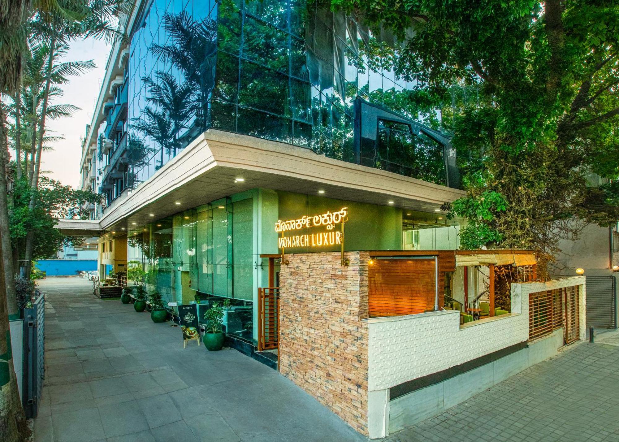 Monarch Luxur - Infantry Road Hotel Bengaluru Kültér fotó