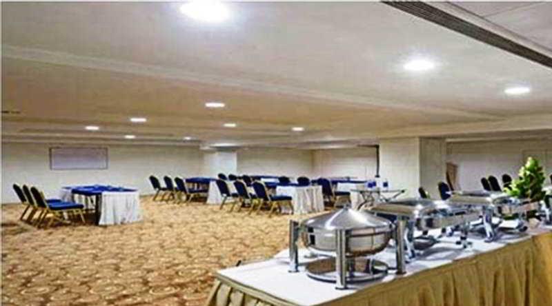 Monarch Luxur - Infantry Road Hotel Bengaluru Kültér fotó