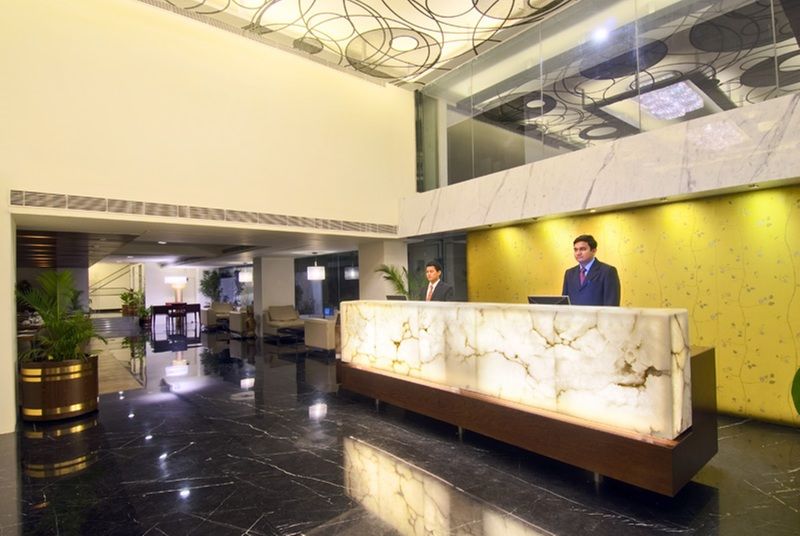 Monarch Luxur - Infantry Road Hotel Bengaluru Kültér fotó