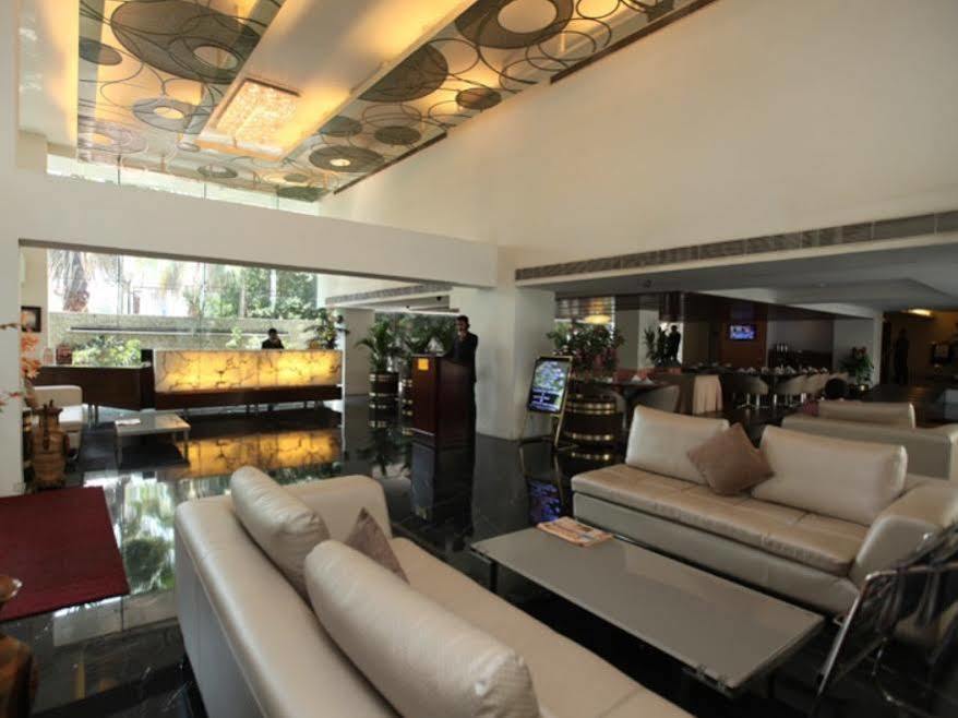 Monarch Luxur - Infantry Road Hotel Bengaluru Kültér fotó
