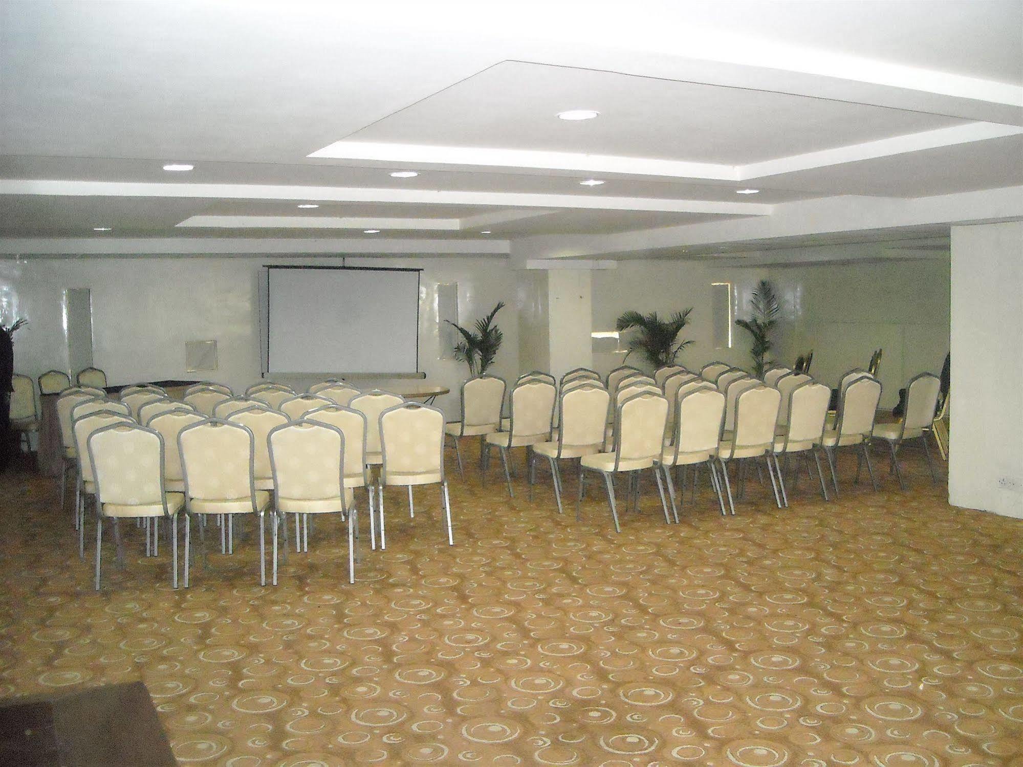 Monarch Luxur - Infantry Road Hotel Bengaluru Kültér fotó