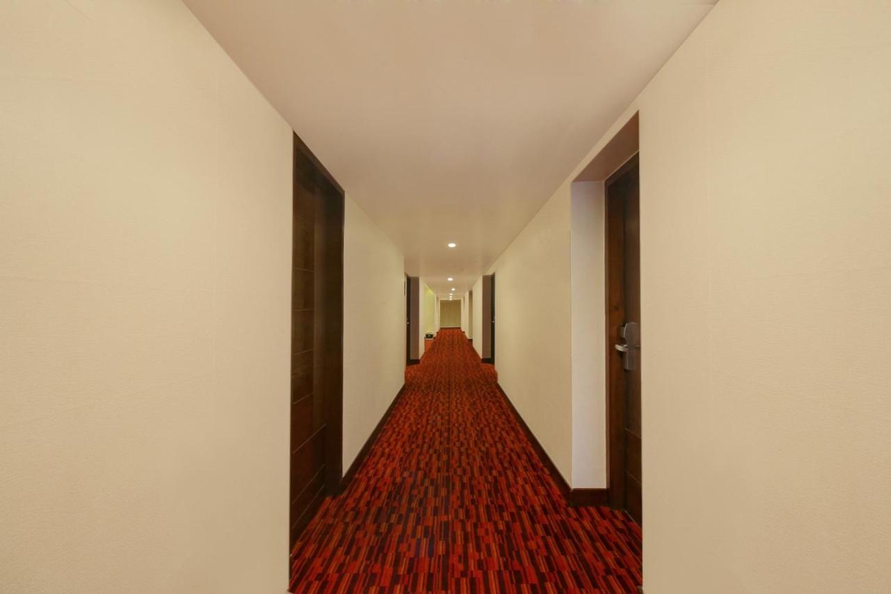 Monarch Luxur - Infantry Road Hotel Bengaluru Kültér fotó